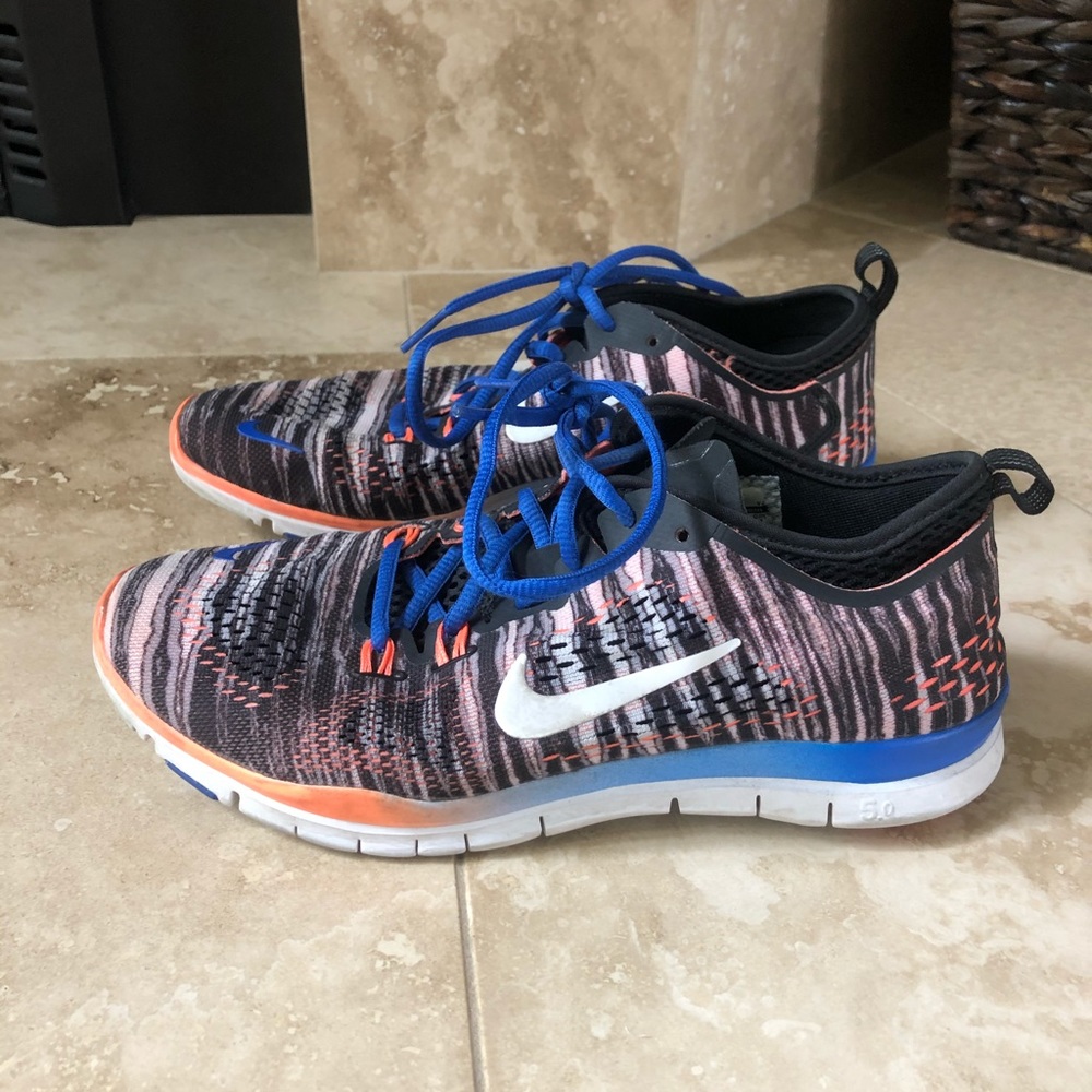 Nike Tennis Shoes